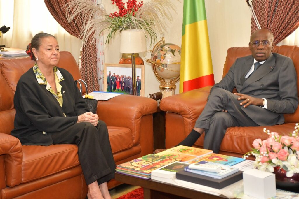 CONGO/ÉDUCATION: HILLY-ANNE VAN BAGGUM ANNONCE LE PROJET DE RÉHABILITATION DE L’ÉCOLE MAYI MPILI DE NGABÉ