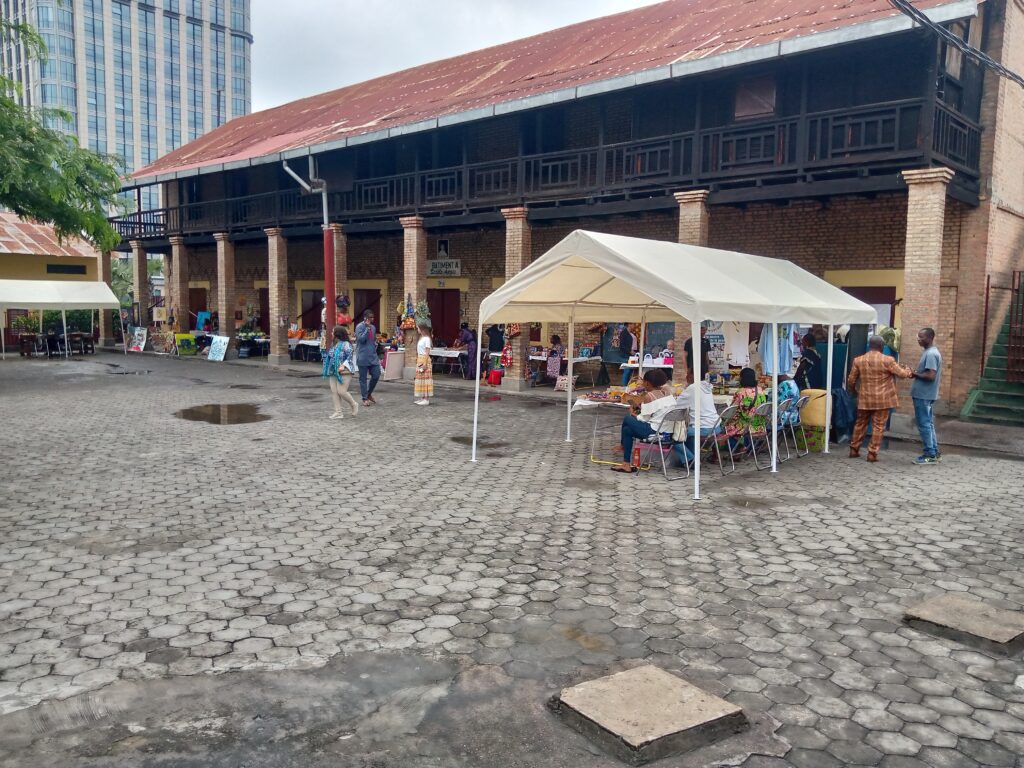 CONGO BZV : L’ACCOMPAGNEMENT DES ENTREPRENEURS EN SITUATION DE VULNERABILITE MAINTENU GRACE AU MARCHE SOLIDAIRE DE PAQUES. CONGO BZV : L’ACCOMPAGNEMENT DES ENTREPRENEURS EN SITUATION DE VULNERABILITE MAINTENU GRACE AU MARCHE SOLIDAIRE DE PAQUES.
