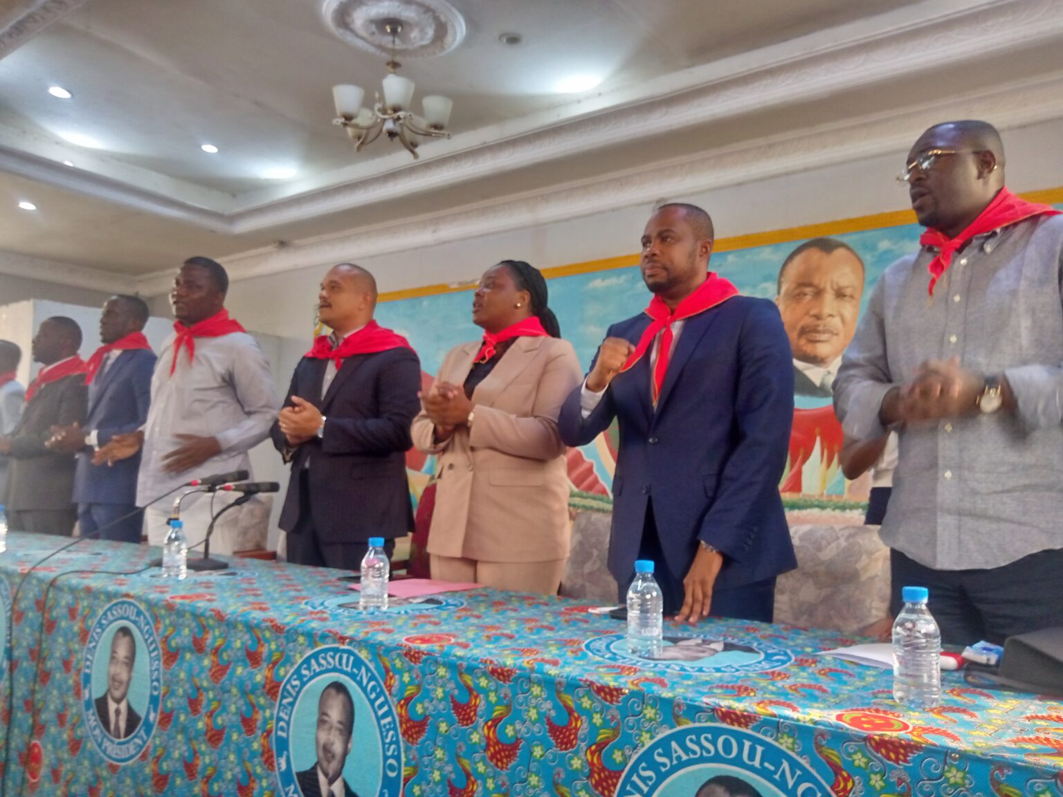 CONGO BZV : LA JEUNESSE DU PCT CONTRATTAQUE JEAN JACQUES YHOMBY OPANGO AYANT PROMIS UN PROCES DE TYPE NUREMBERG A LEUR PARTI
