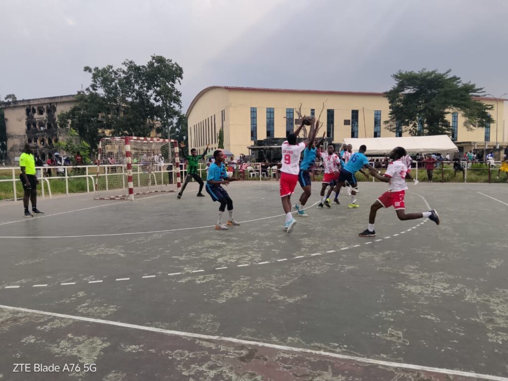 CONGO BZV : DU PLOMB DANS LES AILES DE L’INTERCLUB AU 6 EME ROUND DU GALA DE LA DYNAMIQUE LE REVEIL DU HANDBALL CONGO BZV : DU PLOMB DANS LES AILES DE L’INTERCLUB AU 6 EME ROUND DU GALA DE LA DYNAMIQUE LE REVEIL DU HANDBALL