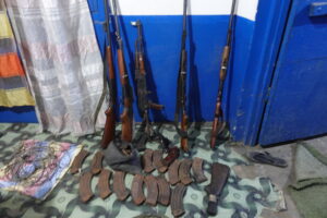 IMPORTANTE SAISIE D’ARMES ET MUNITIONS AU DOMICILE D’UN CHEF DE BANDE DE BRACONNIERS EN CAVALE IMPORTANTE SAISIE D’ARMES ET MUNITIONS AU DOMICILE D’UN CHEF DE BANDE DE BRACONNIERS EN CAVALE
