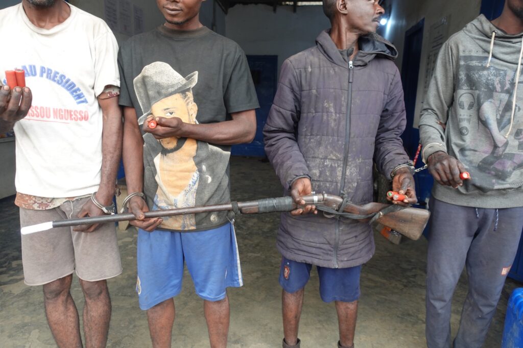 QUATRE PRESUMES BRACONNIERS INTERPELLES DANS UNE AIRE PROTEGEE A ODZIBA QUATRE PRESUMES BRACONNIERS INTERPELLES DANS UNE AIRE PROTEGEE A ODZIBA
